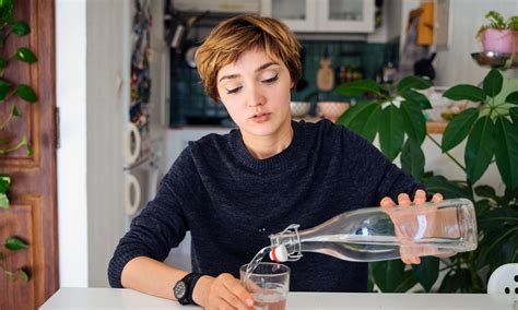 20:4 Fasting: Pros, Cons, Safety & Sample Meal Plan.
